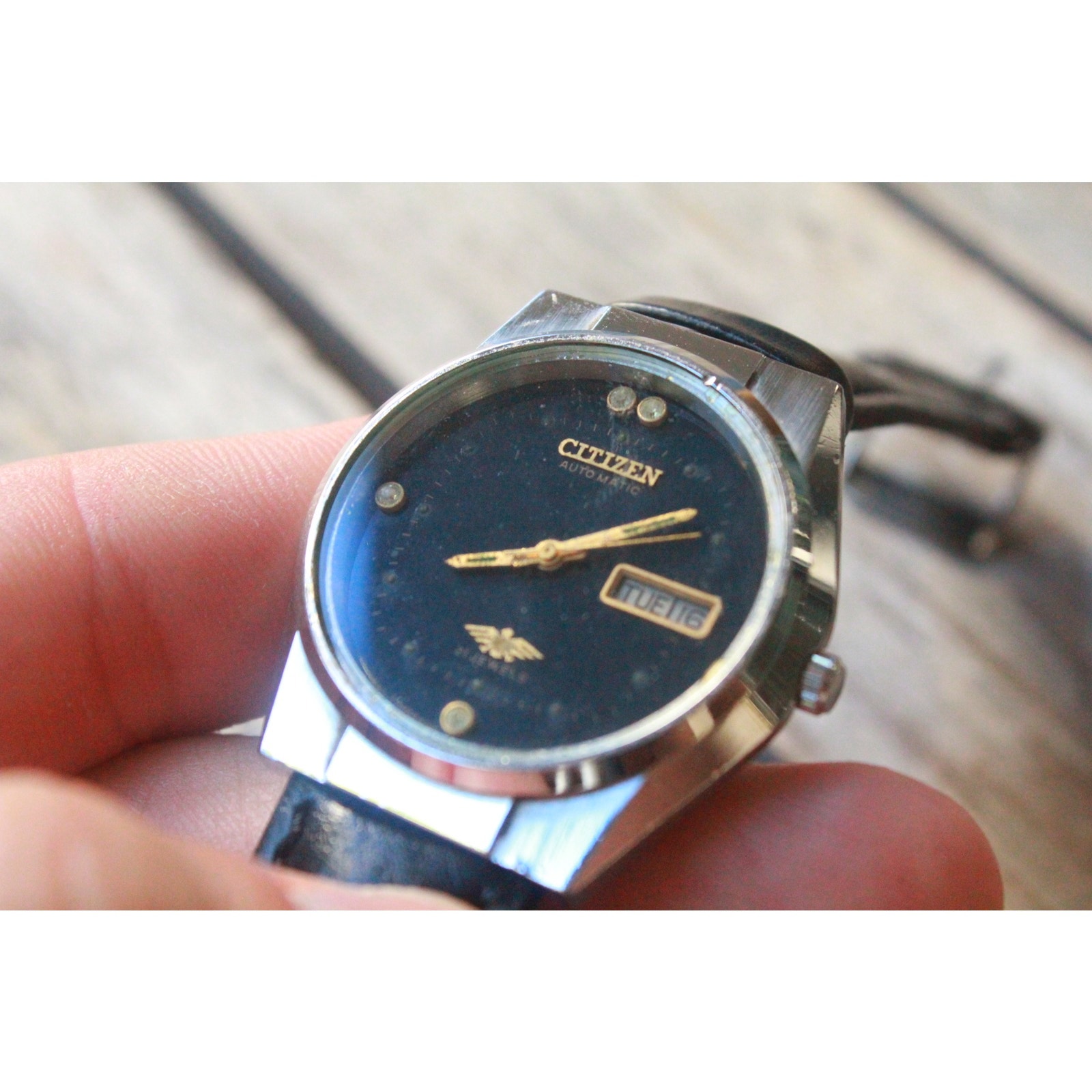 Vintage 1987 Citizen Automatic Mens Silver Watch WDaydate  Gold Accents
